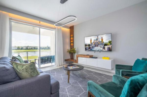 Stylish 2-BR Apt Sleeps 7 Near Disney Magic